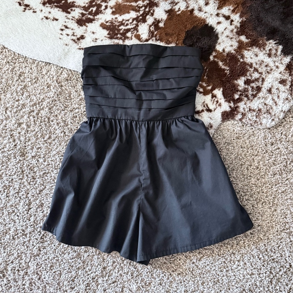 Abercrombie & Fitch PETITE Emerson Ruched Strapless Romper Black